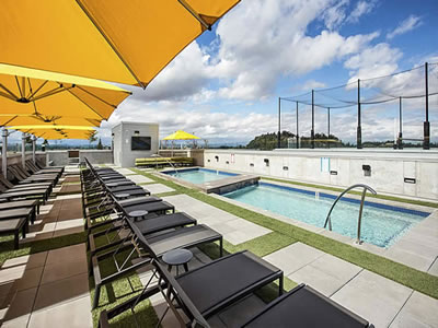 The Hub Roof Pool and Spa 5