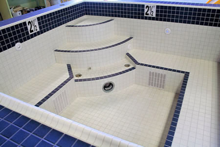 Showcase Commercial Tiled Spas 38