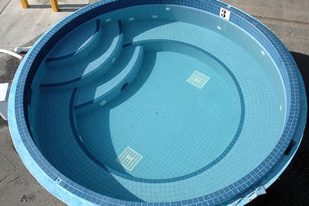 Commercial 10 foot Round Tiled Spa