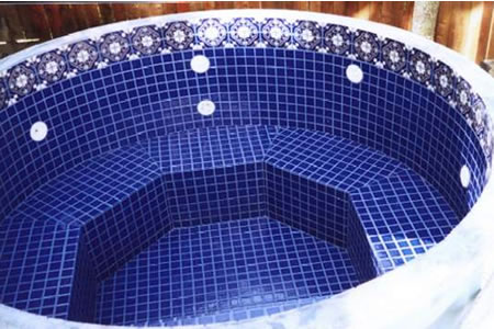 Commercial 6 foot Round Tiled Spa