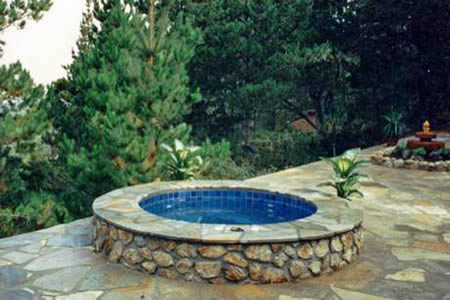 Residential 6' Round Tiled Spa